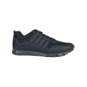 Adidași bărbați în număr mare