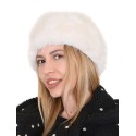 Căciulă clasică de iarnă pentru femei - albă