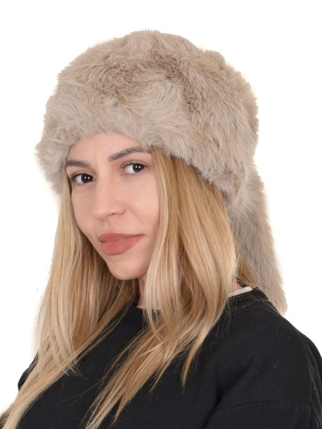 Căciulă pufoasă de iarnă în culoarea bej